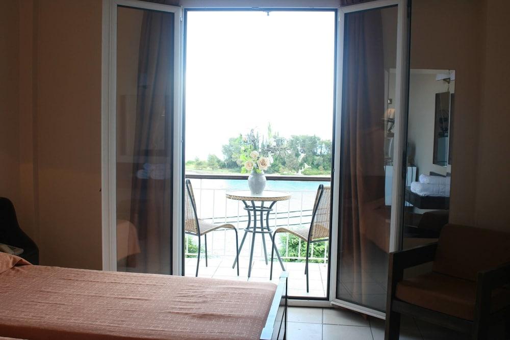 Aegli Hotel Perama  Dış mekan fotoğraf