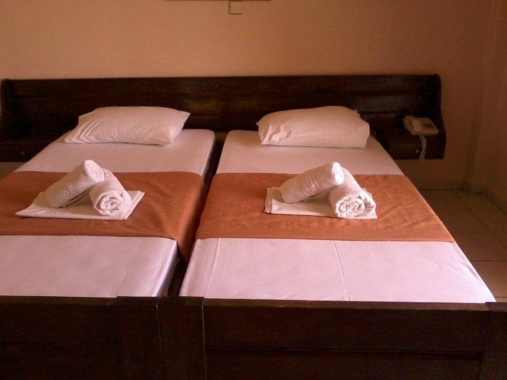Aegli Hotel Perama  Dış mekan fotoğraf