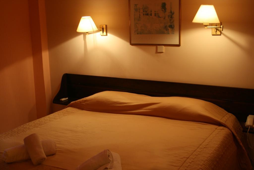 Aegli Hotel Perama  Dış mekan fotoğraf