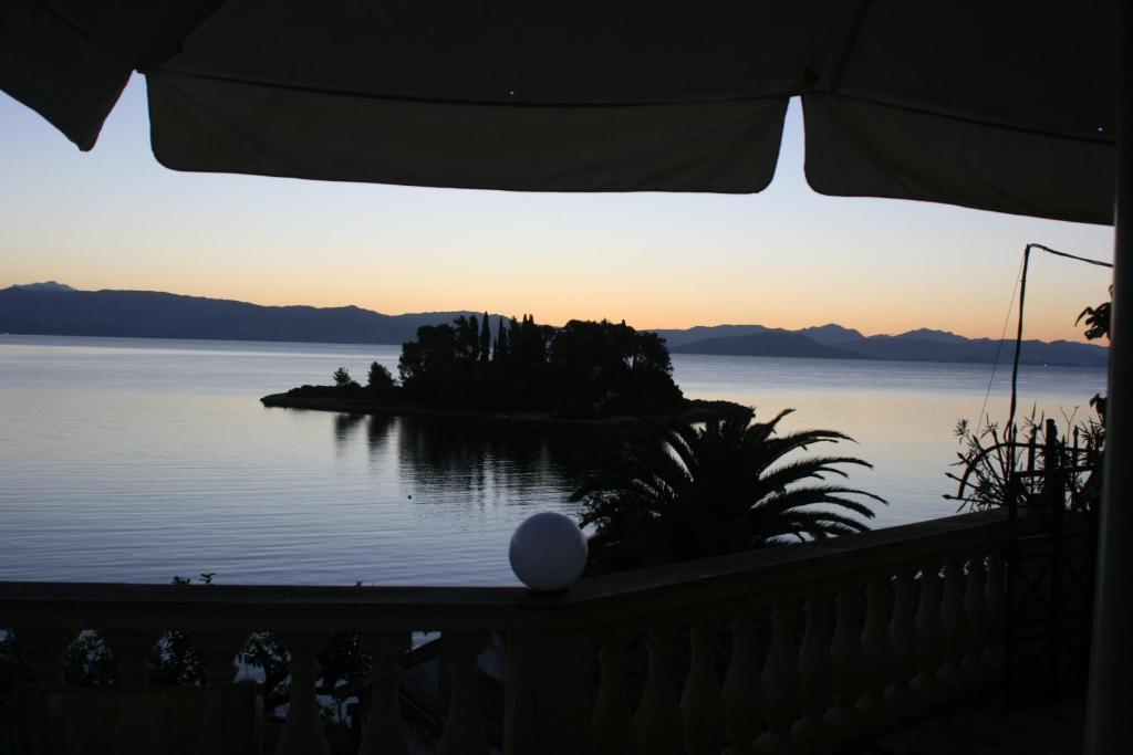 Aegli Hotel Perama  Dış mekan fotoğraf