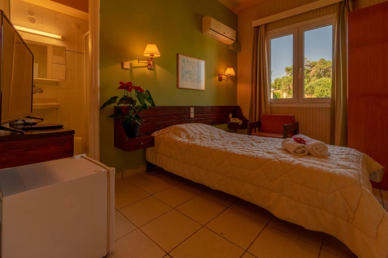 Aegli Hotel Perama  Oda fotoğraf